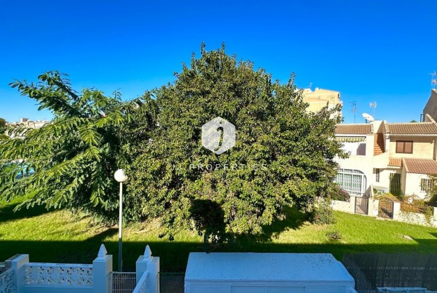 Resale - Chalet -
Torrevieja - Estacion de autobuses