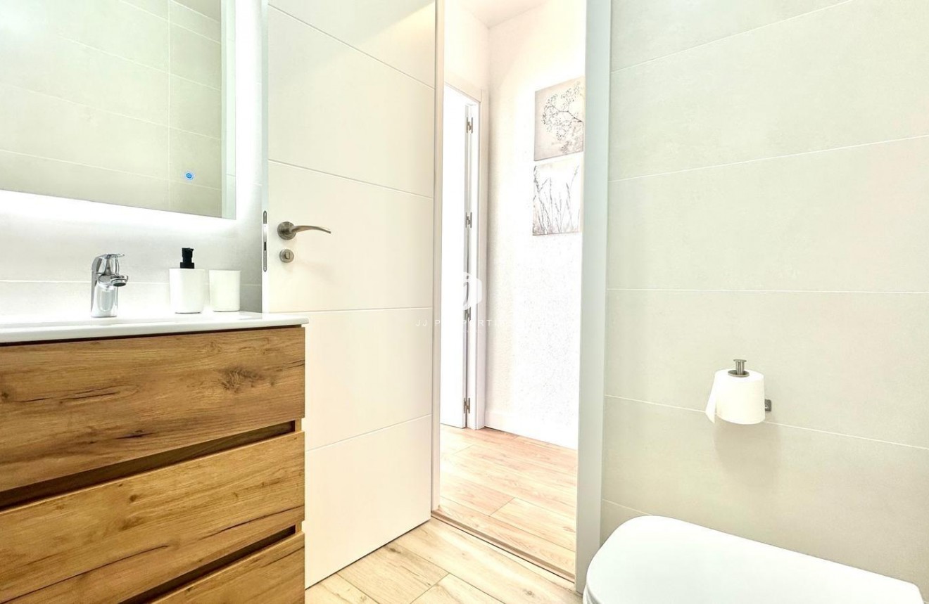 Resale - Chalet -
Torrevieja - Estacion de autobuses