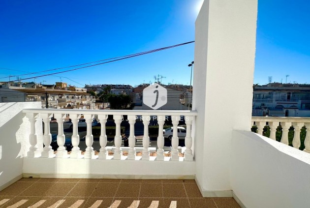 Resale - Chalet -
Torrevieja - Estacion de autobuses