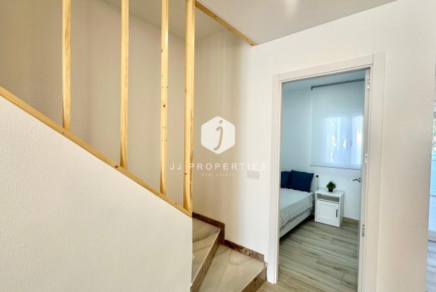 Resale - Chalet -
Torrevieja - Estacion de autobuses