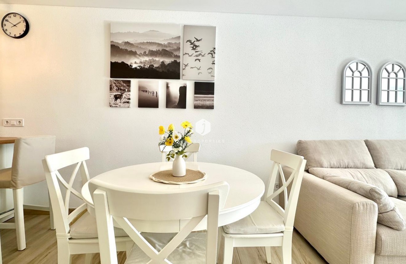 Resale - Chalet -
Torrevieja - Estacion de autobuses