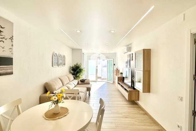 Resale - Chalet -
Torrevieja - Estacion de autobuses