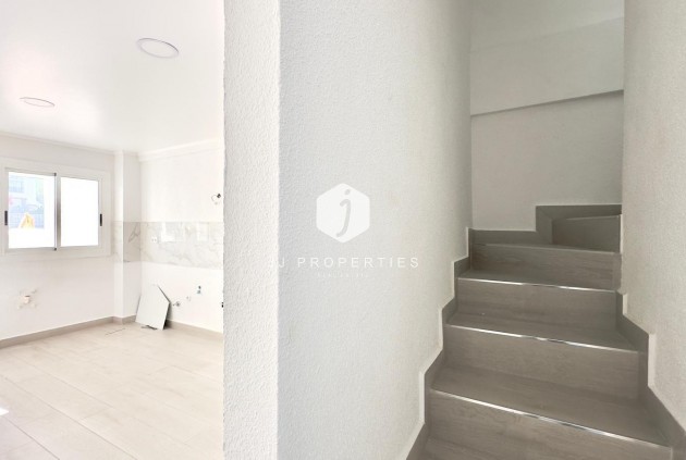 Resale - Chalet -
Torrevieja - La Mata