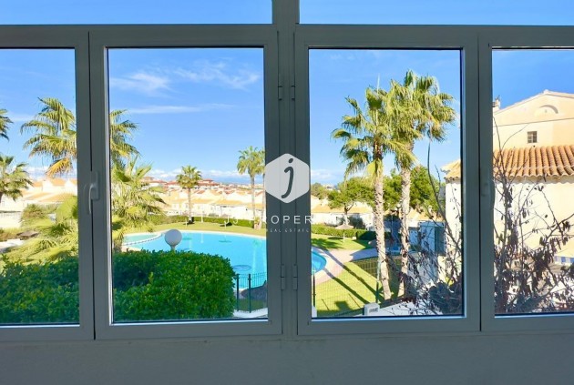 Resale - Chalet -
Torrevieja - La Mata