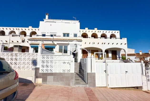 Resale - Chalet -
Torrevieja - La Mata