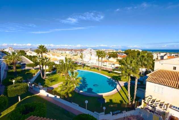 Resale - Chalet -
Torrevieja - La Mata