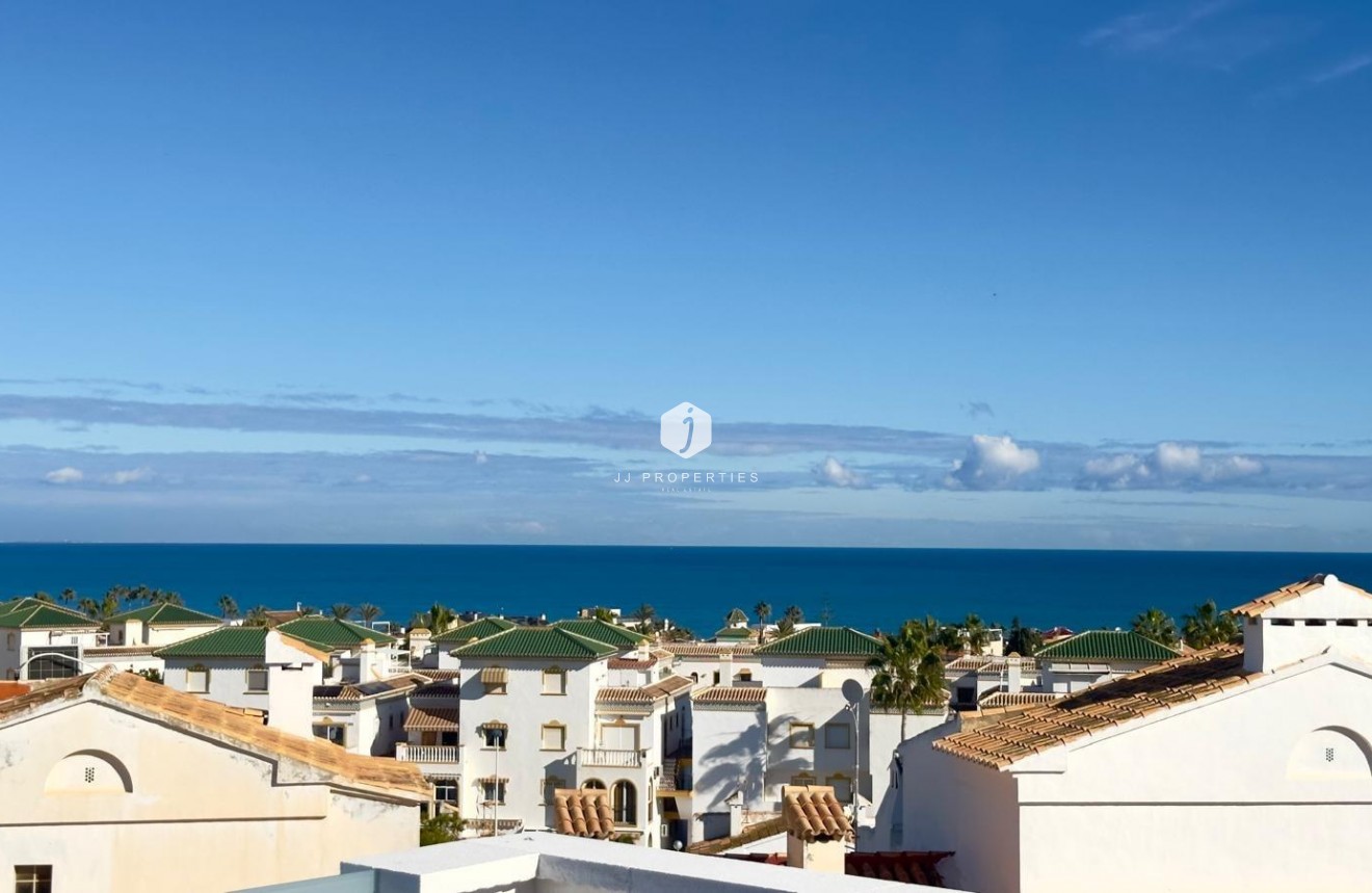 Resale - Chalet -
Torrevieja - La Mata