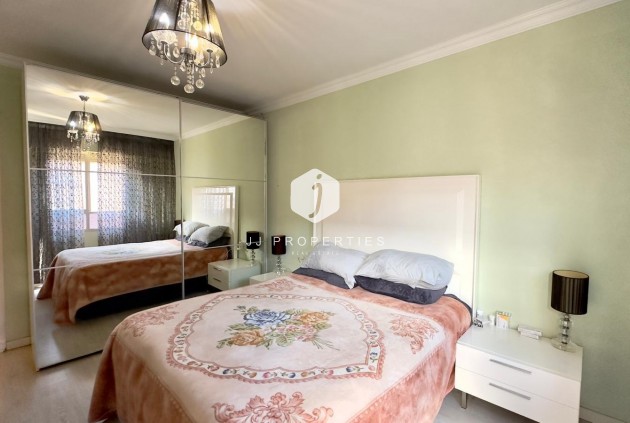 Resale - Apartment / flat -
Torrevieja - Centro