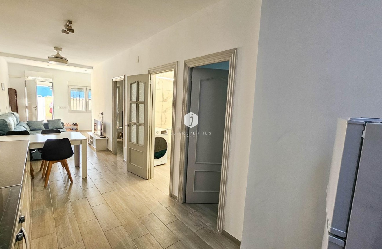 Resale - Chalet -
Torrevieja - El Limonar