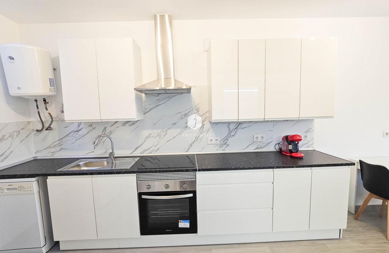 Resale - Chalet -
Torrevieja - El Limonar