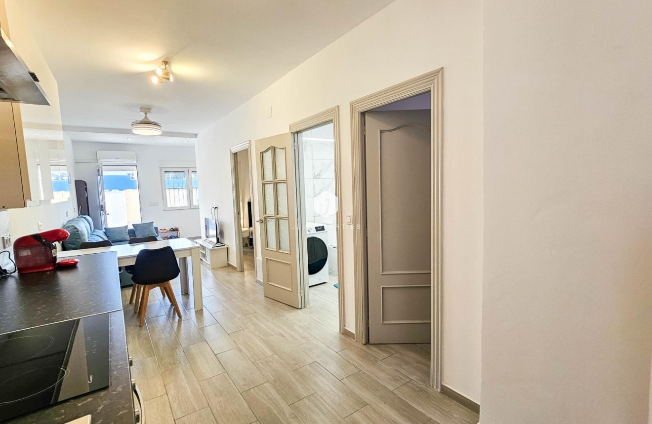 Resale - Chalet -
Torrevieja - El Limonar