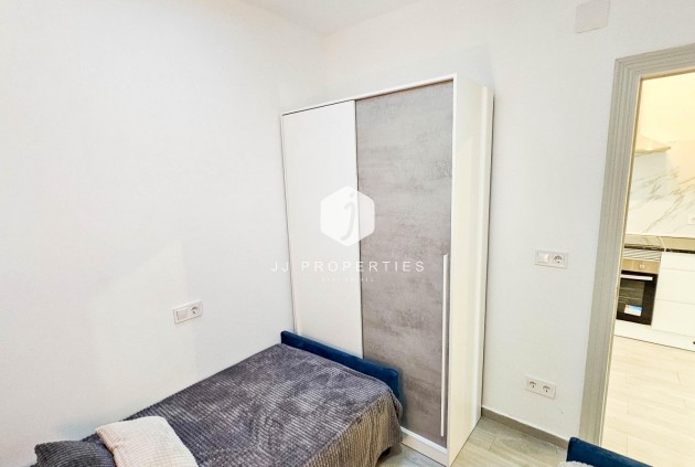 Resale - Chalet -
Torrevieja - El Limonar