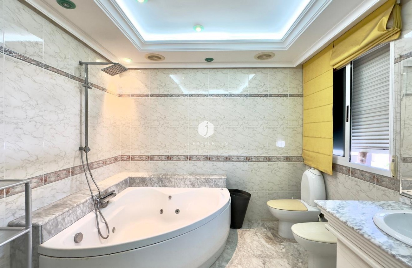 Aus zweiter Hand - Penthouse -
Torrevieja - Centro