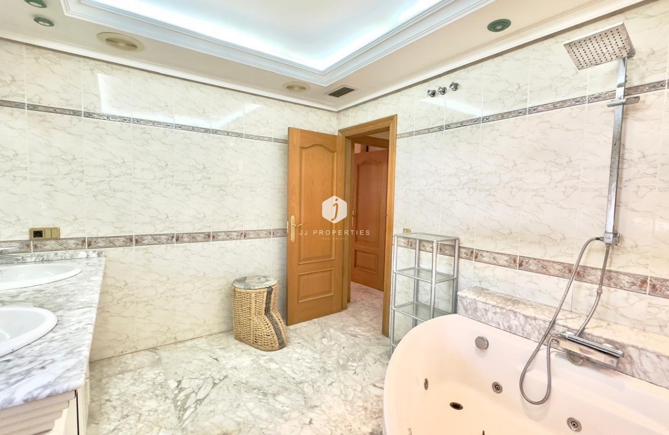 Aus zweiter Hand - Penthouse -
Torrevieja - Centro