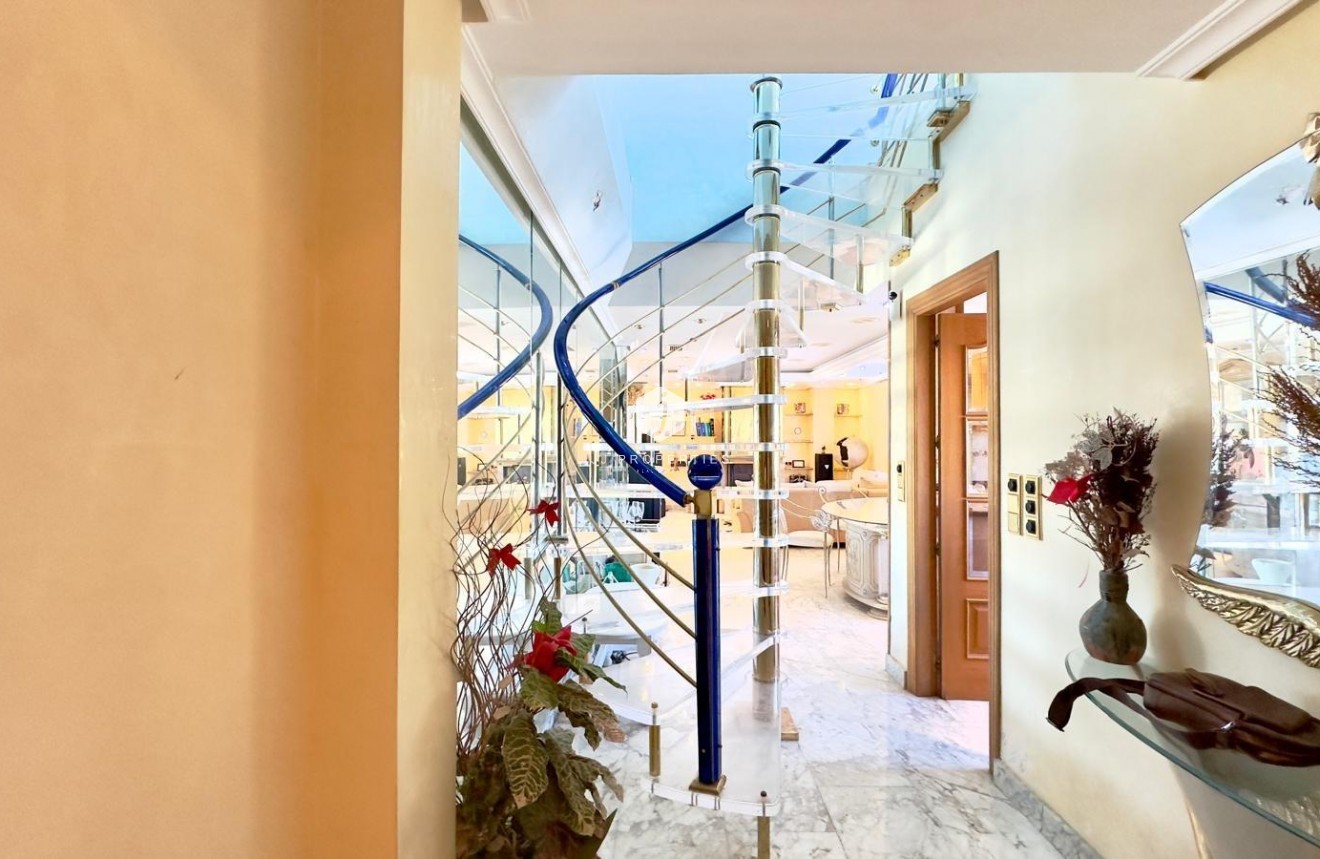 Aus zweiter Hand - Penthouse -
Torrevieja - Centro