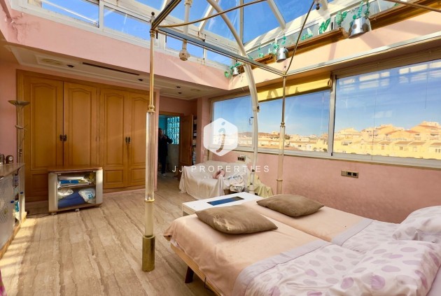 Aus zweiter Hand - Penthouse -
Torrevieja - Centro