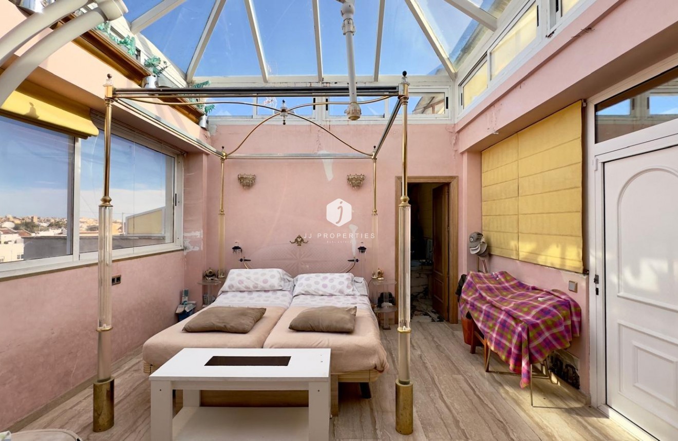 Aus zweiter Hand - Penthouse -
Torrevieja - Centro