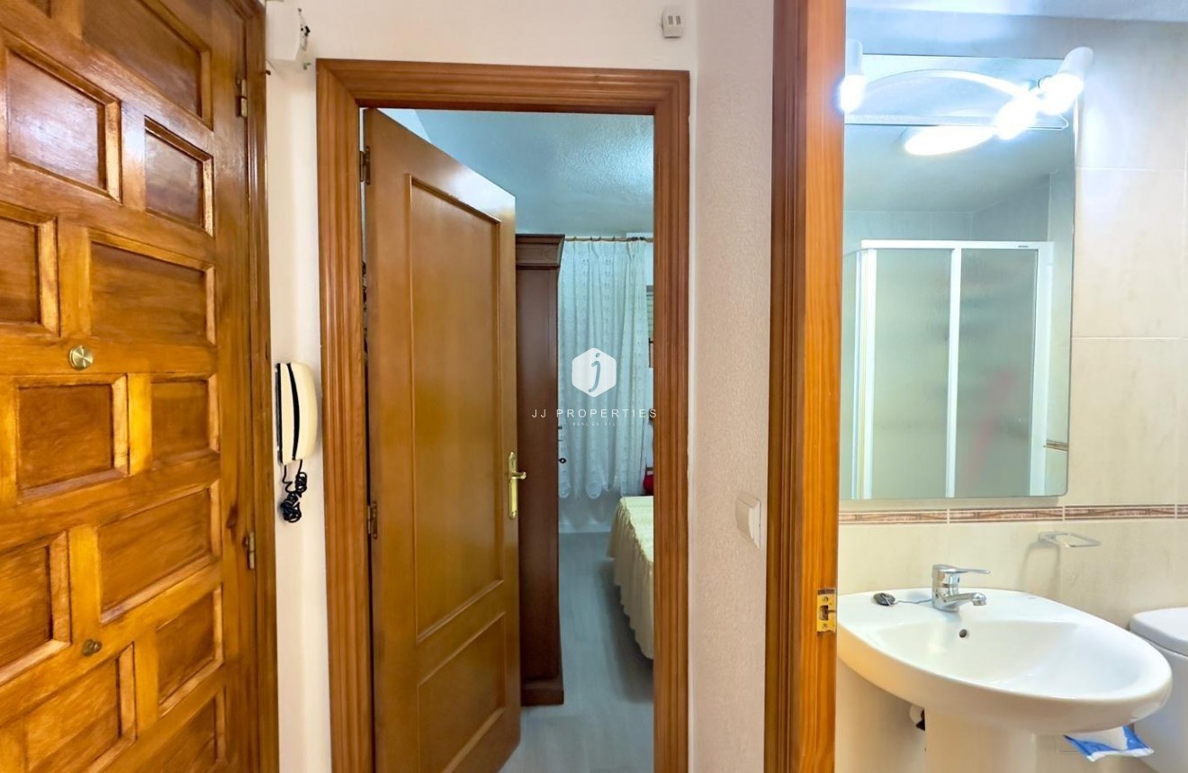 Resale - Apartment / flat -
Guardamar del Segura - Centro