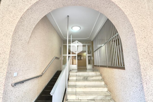 Resale - Apartment / flat -
Guardamar del Segura - Centro