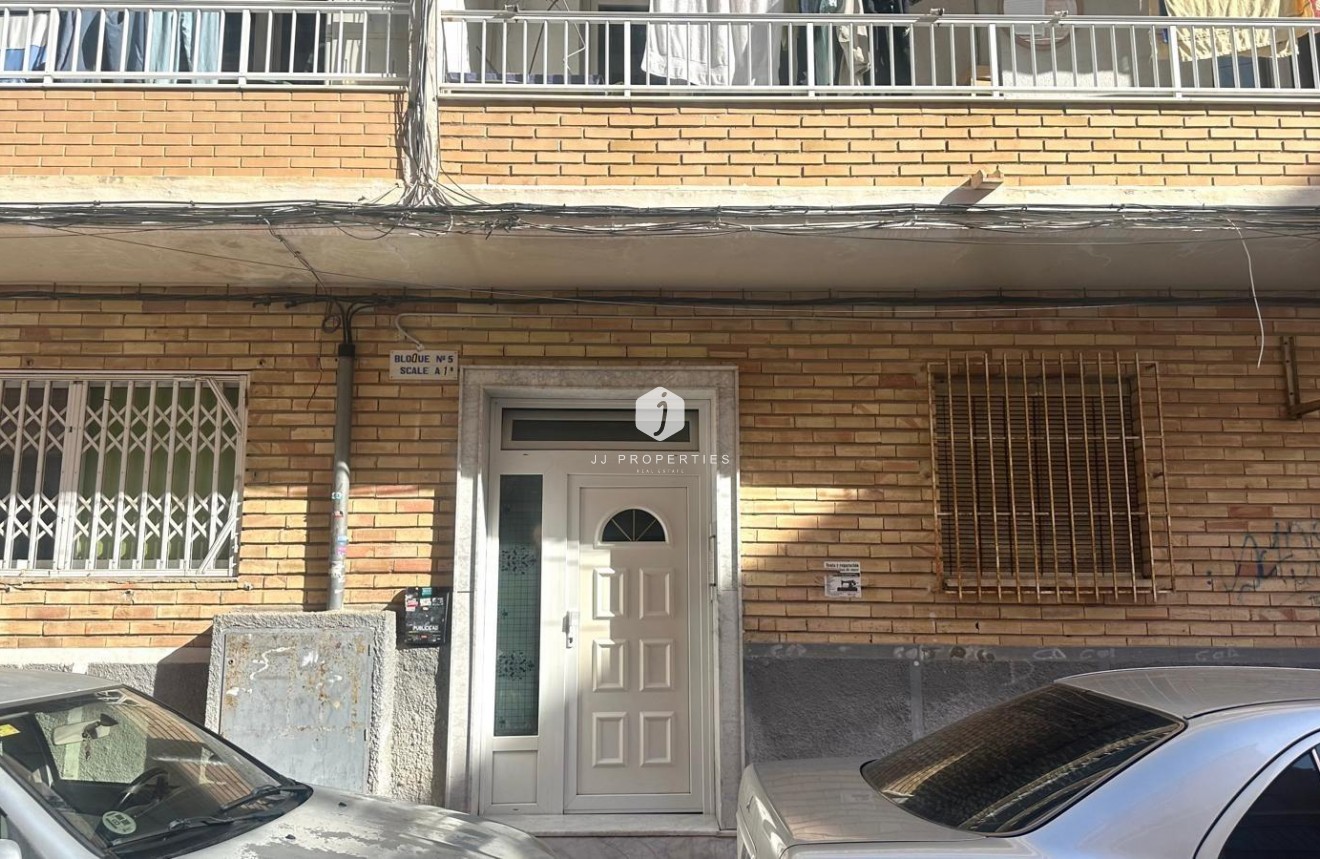 Resale - Apartment / flat -
Torrevieja - Estacion de autobuses