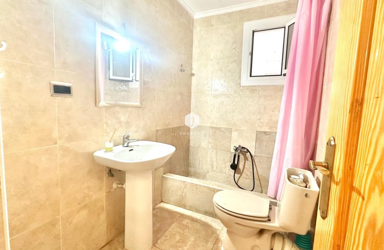 Resale - Apartment / flat -
Torrevieja - Estacion de autobuses