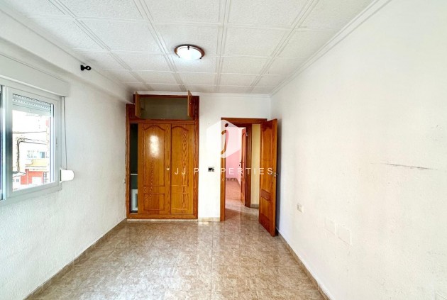 Resale - Apartment / flat -
Torrevieja - Estacion de autobuses