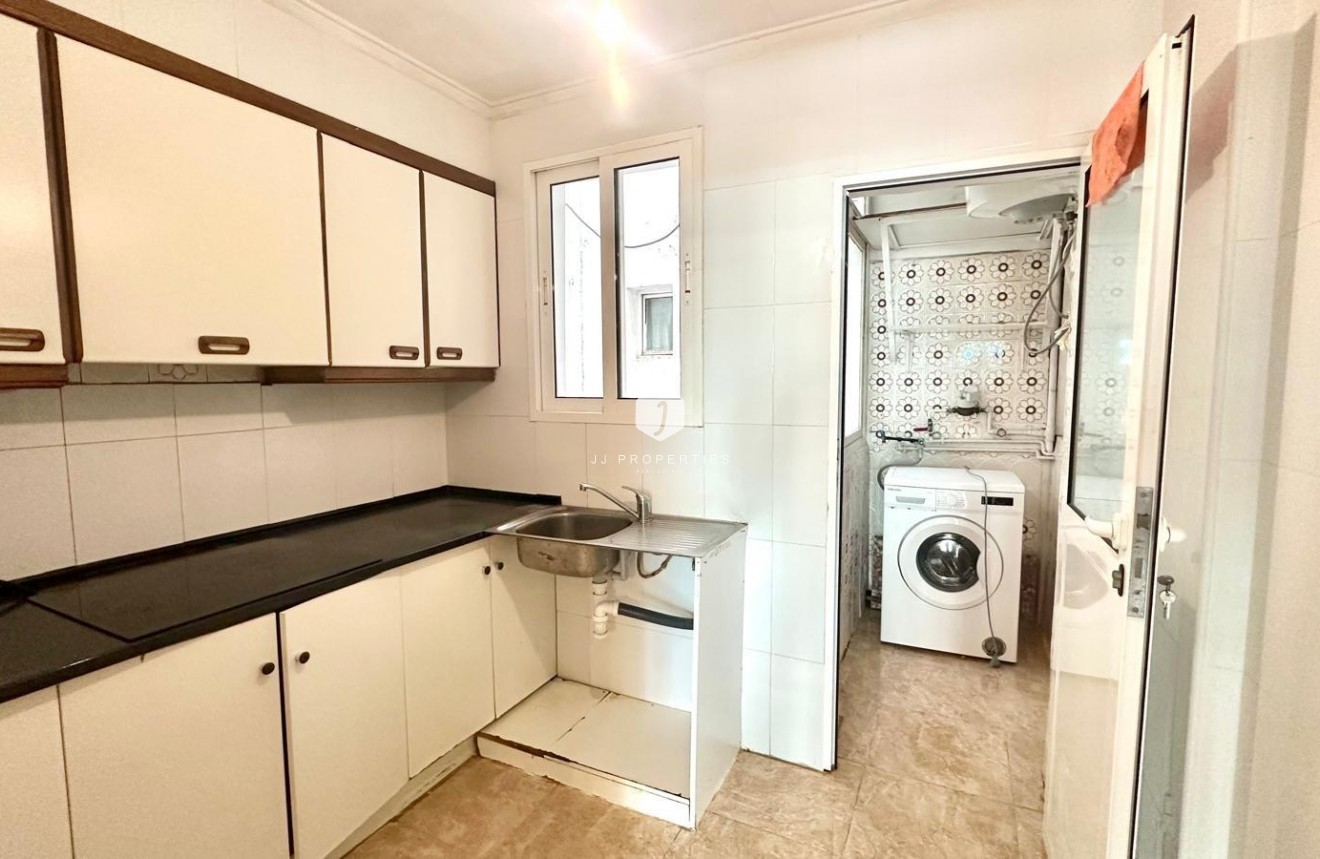 Resale - Apartment / flat -
Torrevieja - Estacion de autobuses