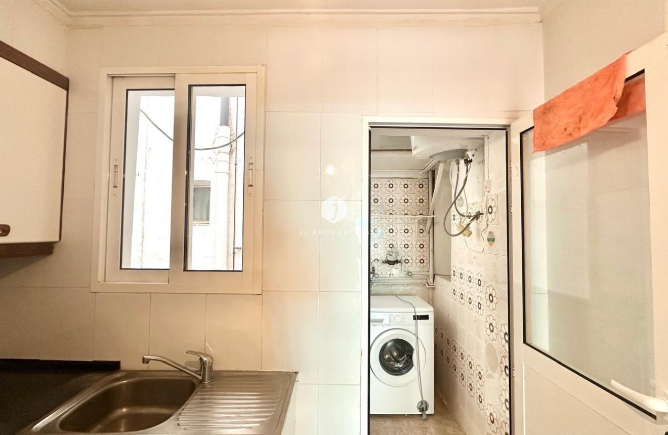 Resale - Apartment / flat -
Torrevieja - Estacion de autobuses