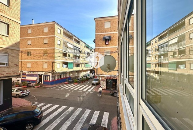 Resale - Apartment / flat -
Torrevieja - Estacion de autobuses