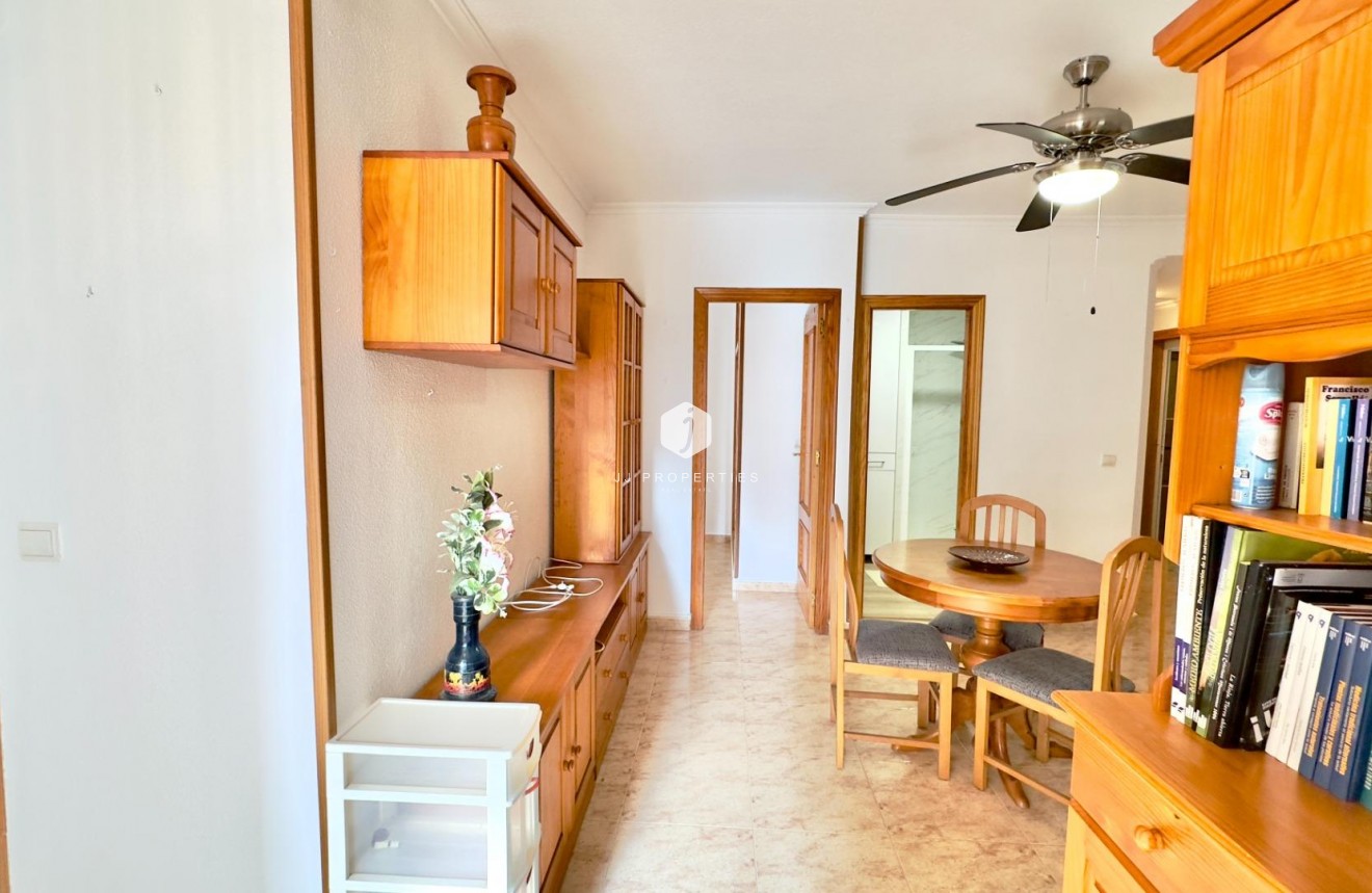 Resale - Apartment / flat -
Torrevieja - Centro