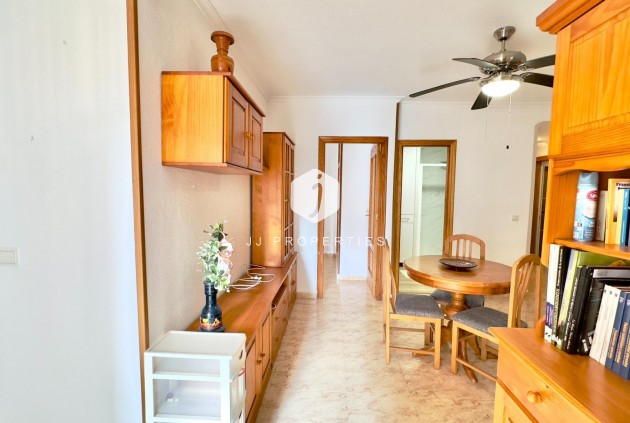 Resale - Apartment / flat -
Torrevieja - Centro