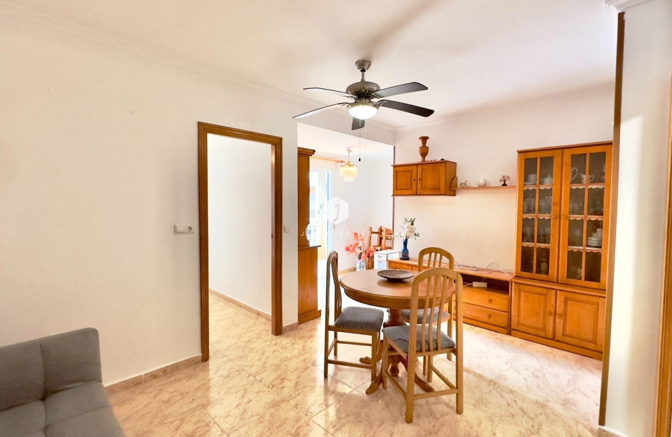 Resale - Apartment / flat -
Torrevieja - Centro