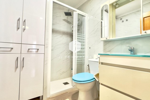 Resale - Apartment / flat -
Torrevieja - Centro