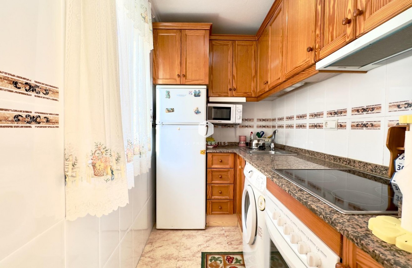 Resale - Apartment / flat -
Torrevieja - Centro