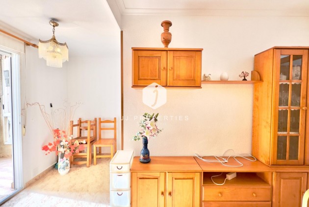Resale - Apartment / flat -
Torrevieja - Centro