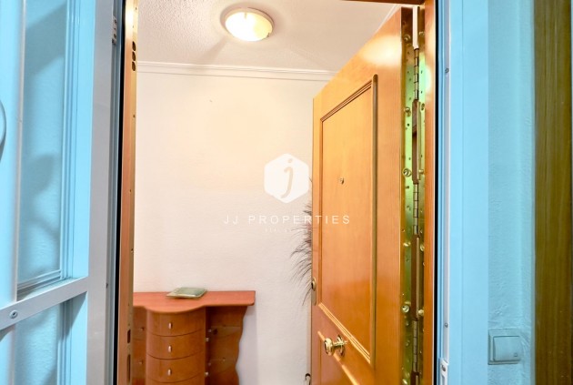 Resale - Apartment / flat -
Torrevieja - Centro