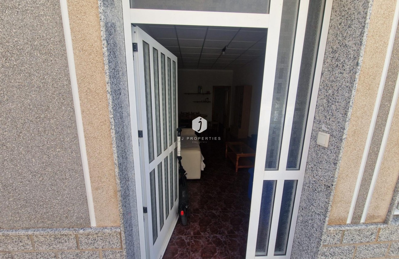 Segunda mano - Chalet -
Torrevieja