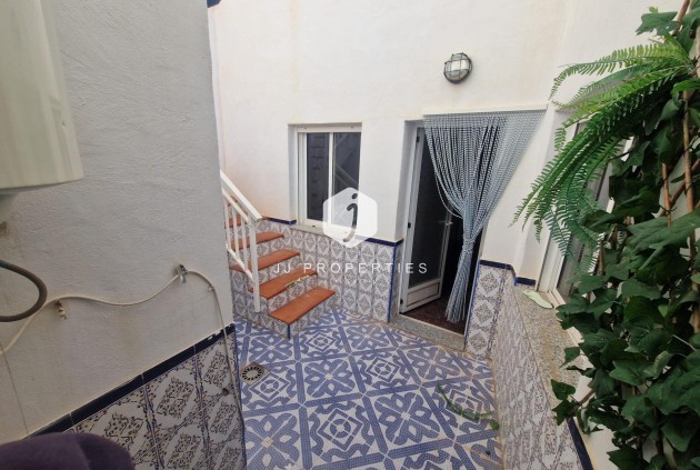 Segunda mano - Chalet -
Torrevieja