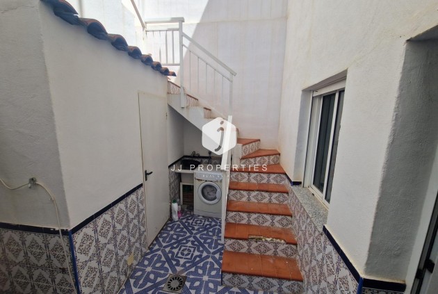 Segunda mano - Chalet -
Torrevieja