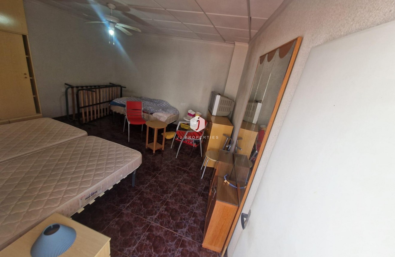 Segunda mano - Chalet -
Torrevieja