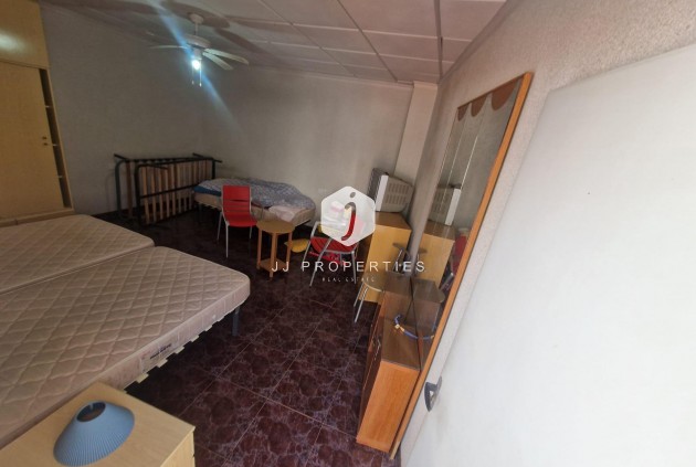 Segunda mano - Chalet -
Torrevieja