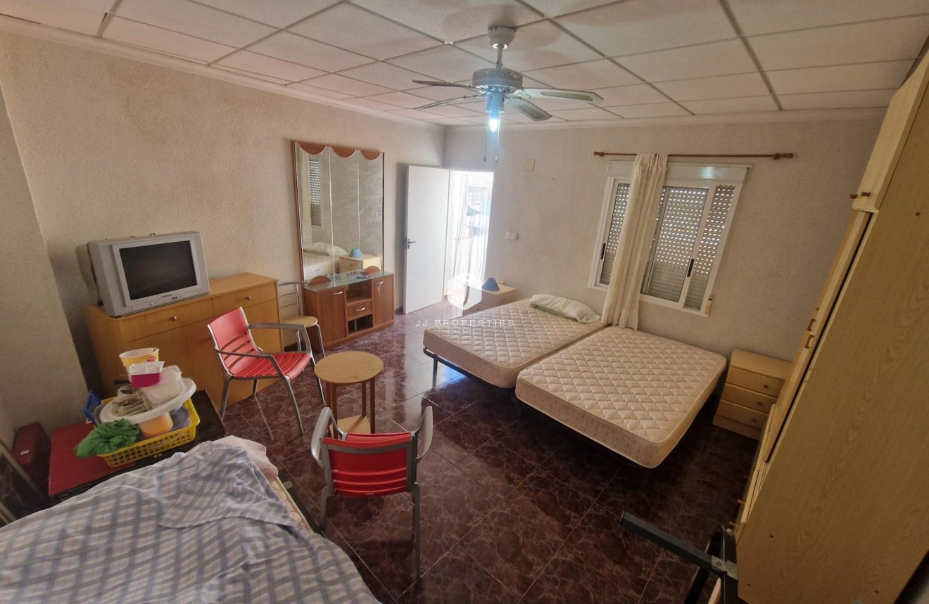 Segunda mano - Chalet -
Torrevieja