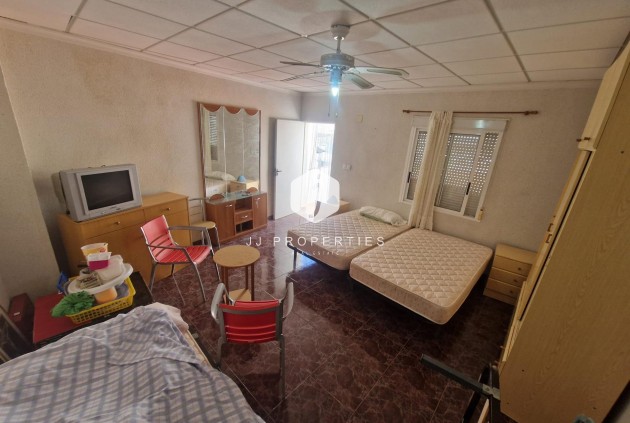 Segunda mano - Chalet -
Torrevieja