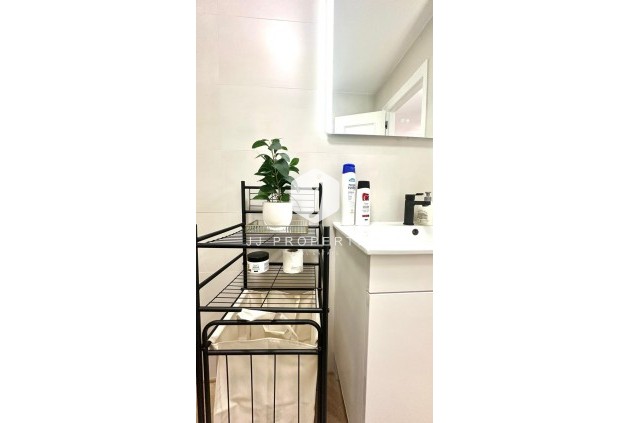 Resale - Apartment / flat -
Torrevieja - Centro