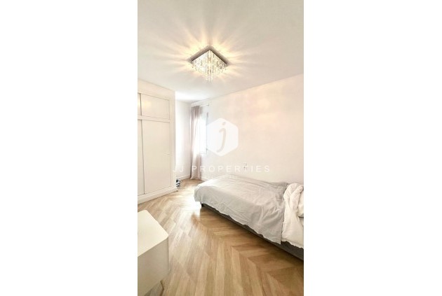 Resale - Apartment / flat -
Torrevieja - Centro