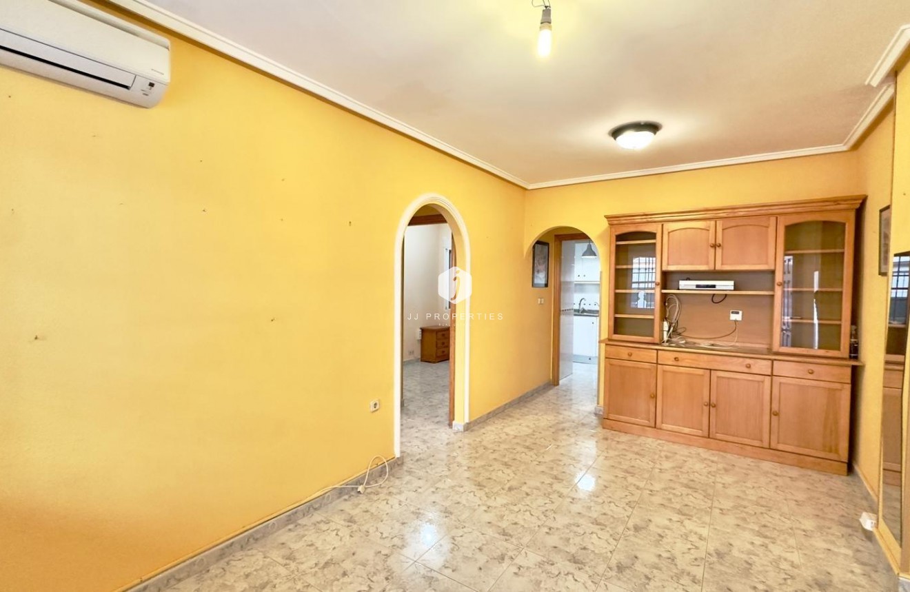 Resale - Apartment / flat -
Torrevieja - La Mata Pueblo