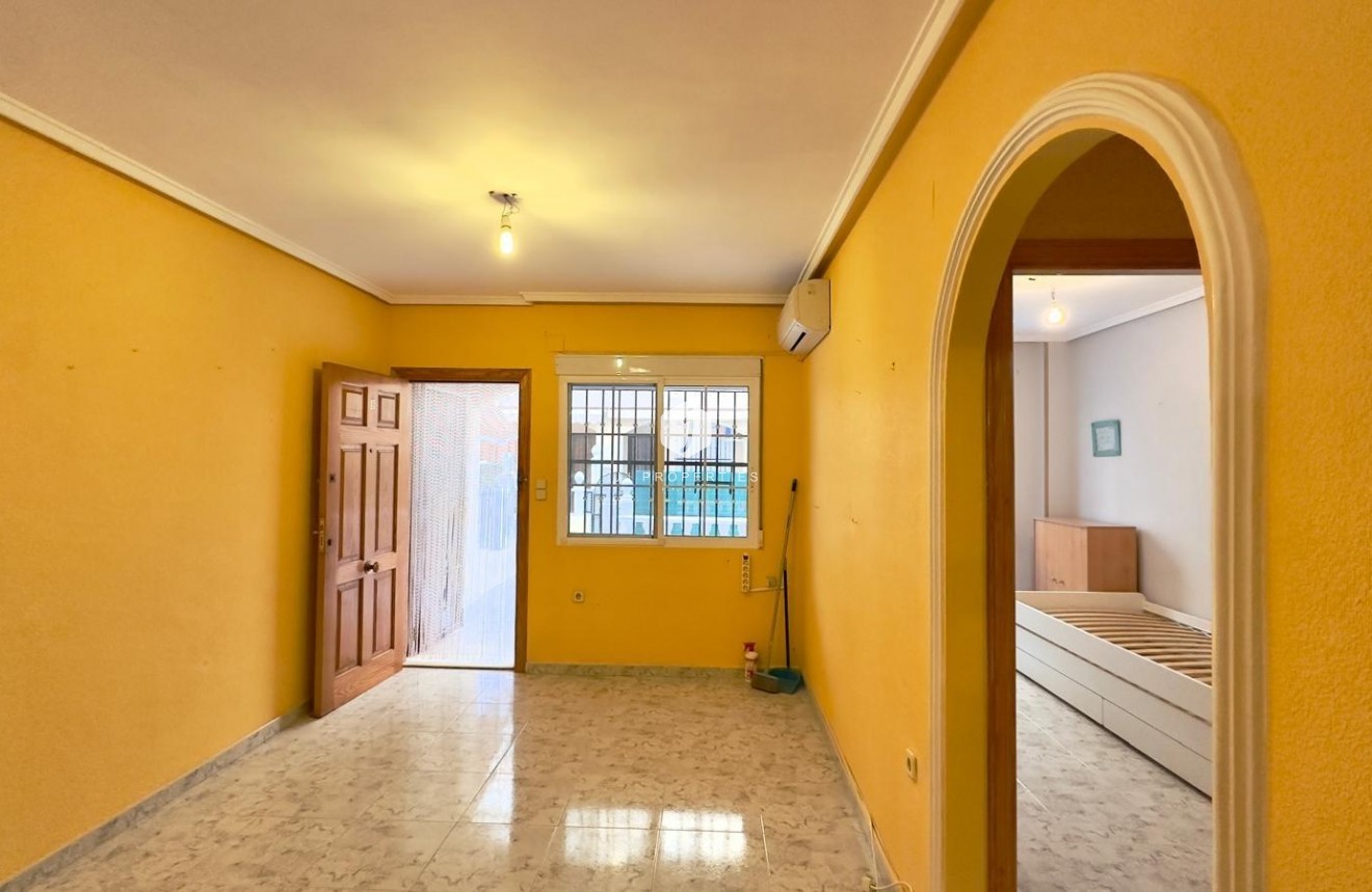 Resale - Apartment / flat -
Torrevieja - La Mata Pueblo