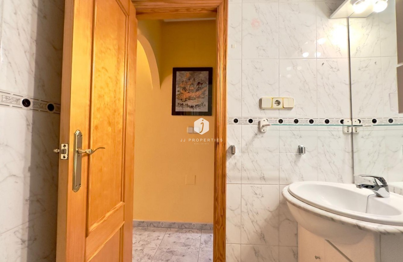 Resale - Apartment / flat -
Torrevieja - La Mata Pueblo