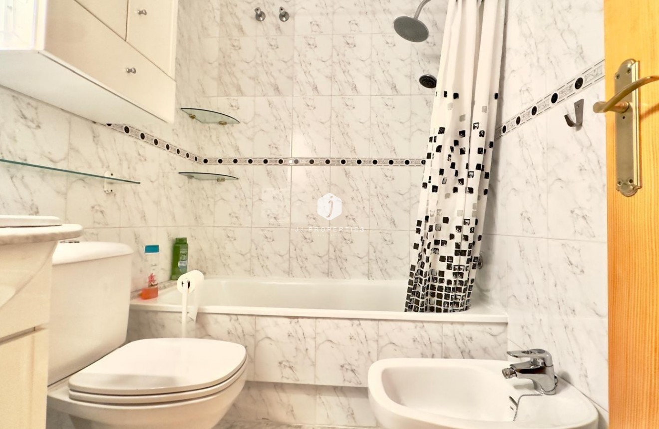 Resale - Apartment / flat -
Torrevieja - La Mata Pueblo