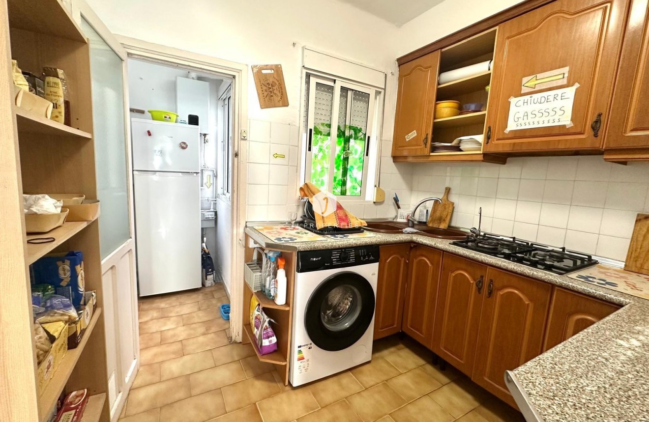 Resale - Apartment / flat -
Torrevieja - Estacion de autobuses